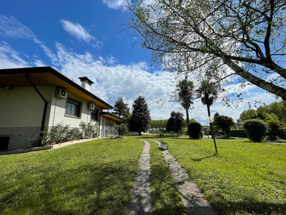 B&B Da Leone Palazzolo dello Stella Buitenkant foto